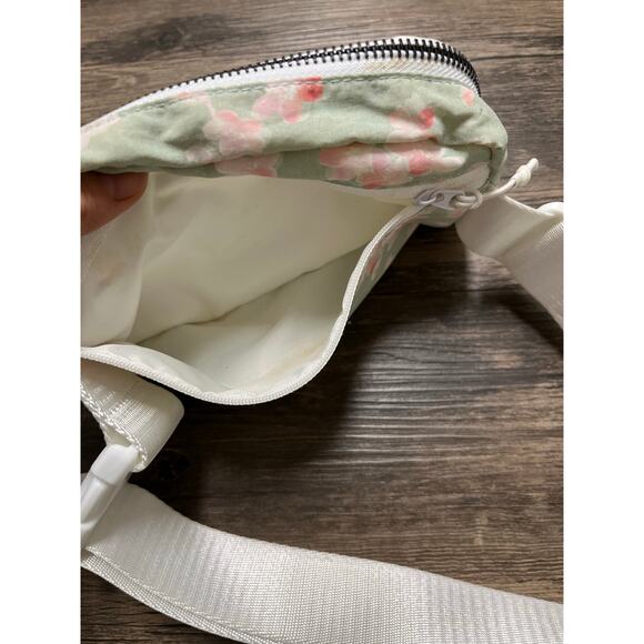 Liana Lola Sling Bag / Fanny Pack Watercolor Sakura Sage – GUC Adjustable Strap - Picture 6 of 8